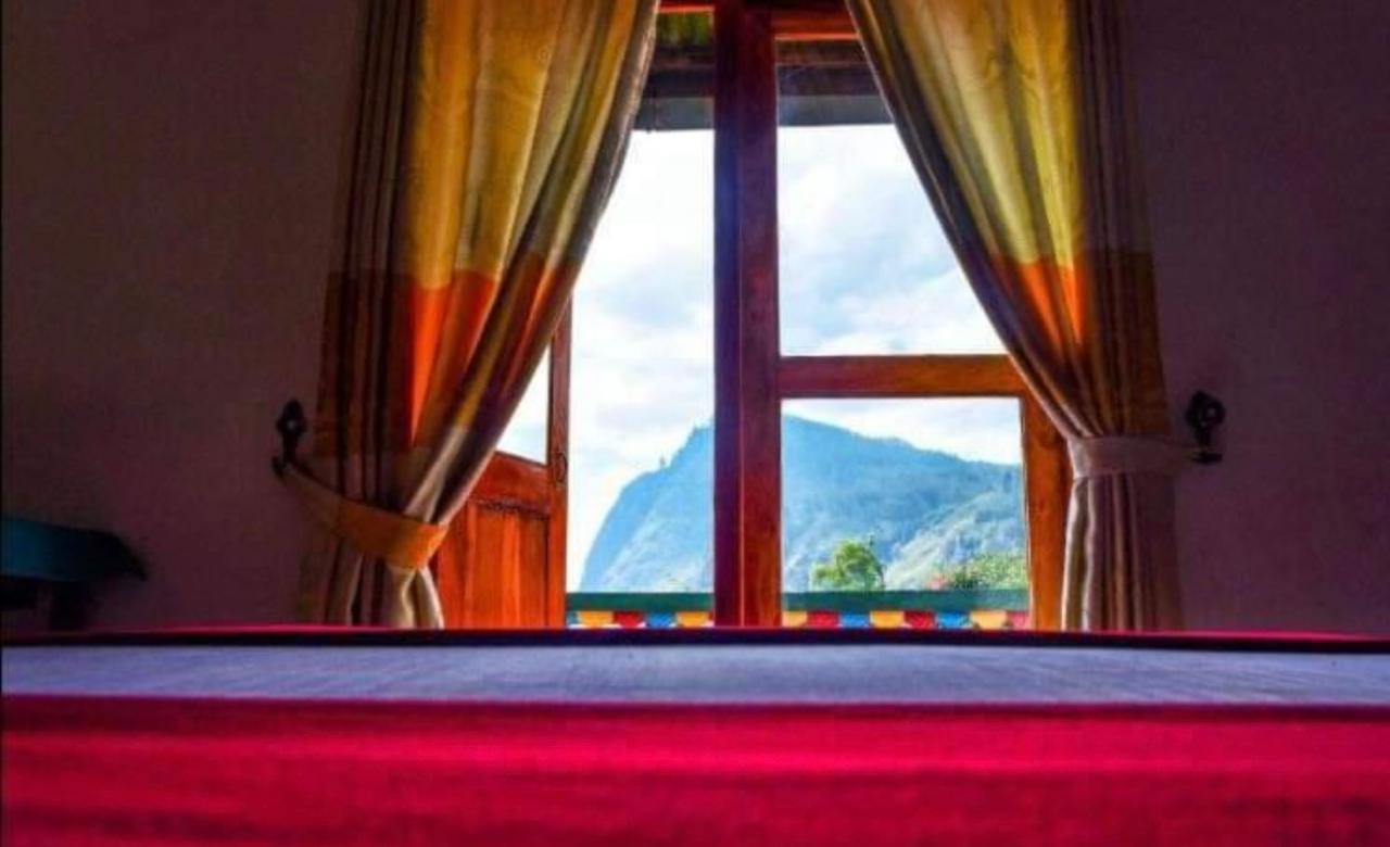 Double Room with Mountain View - Image 4